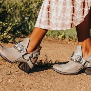 Ice Mystic - Freebird by Steve Madden